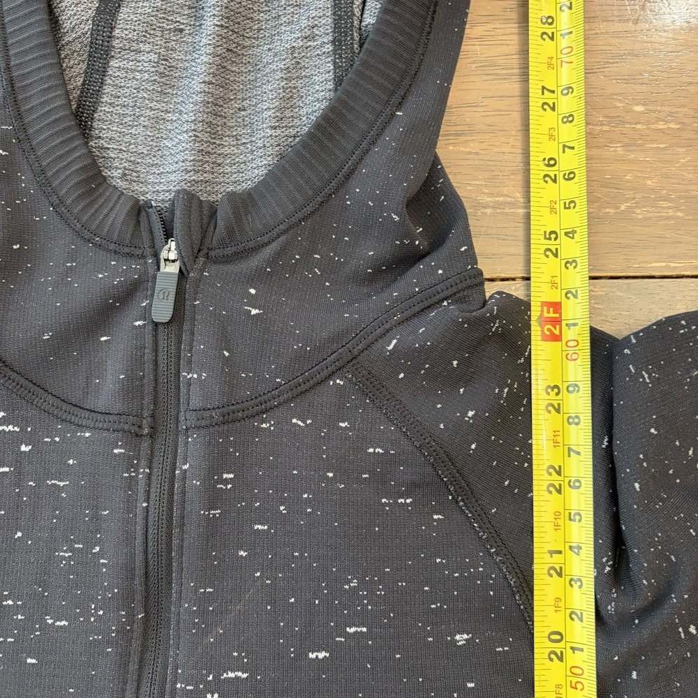 Lululemon Women's Size 2 Swiftly Tech Black 1/2 Zip Performance Shirt Top Hoodie - Picture 8 of 9